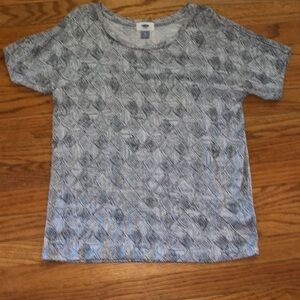 Old Navy t shirt. Size XS